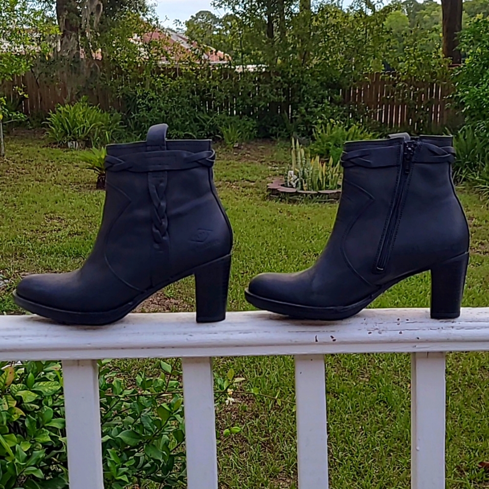 Palladium Leather Booties ❤